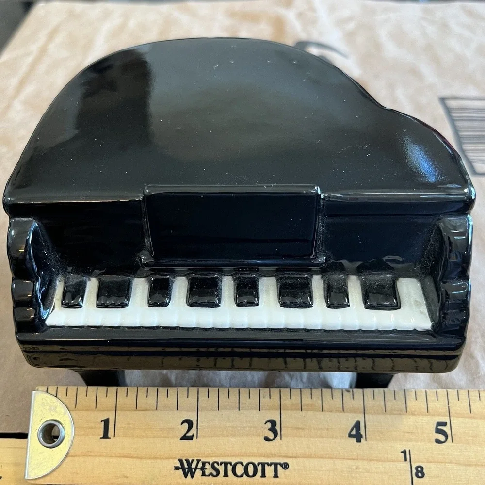 Betty Boop Piano Music Box Vandor Black White Keys Figurine Collectible